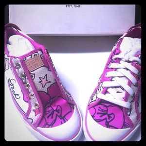 Coach Graphic Op shoes. Would make a lovely gift❤️